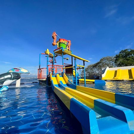 Crusoe Cabins Costa Azalea Samal Bagian luar foto