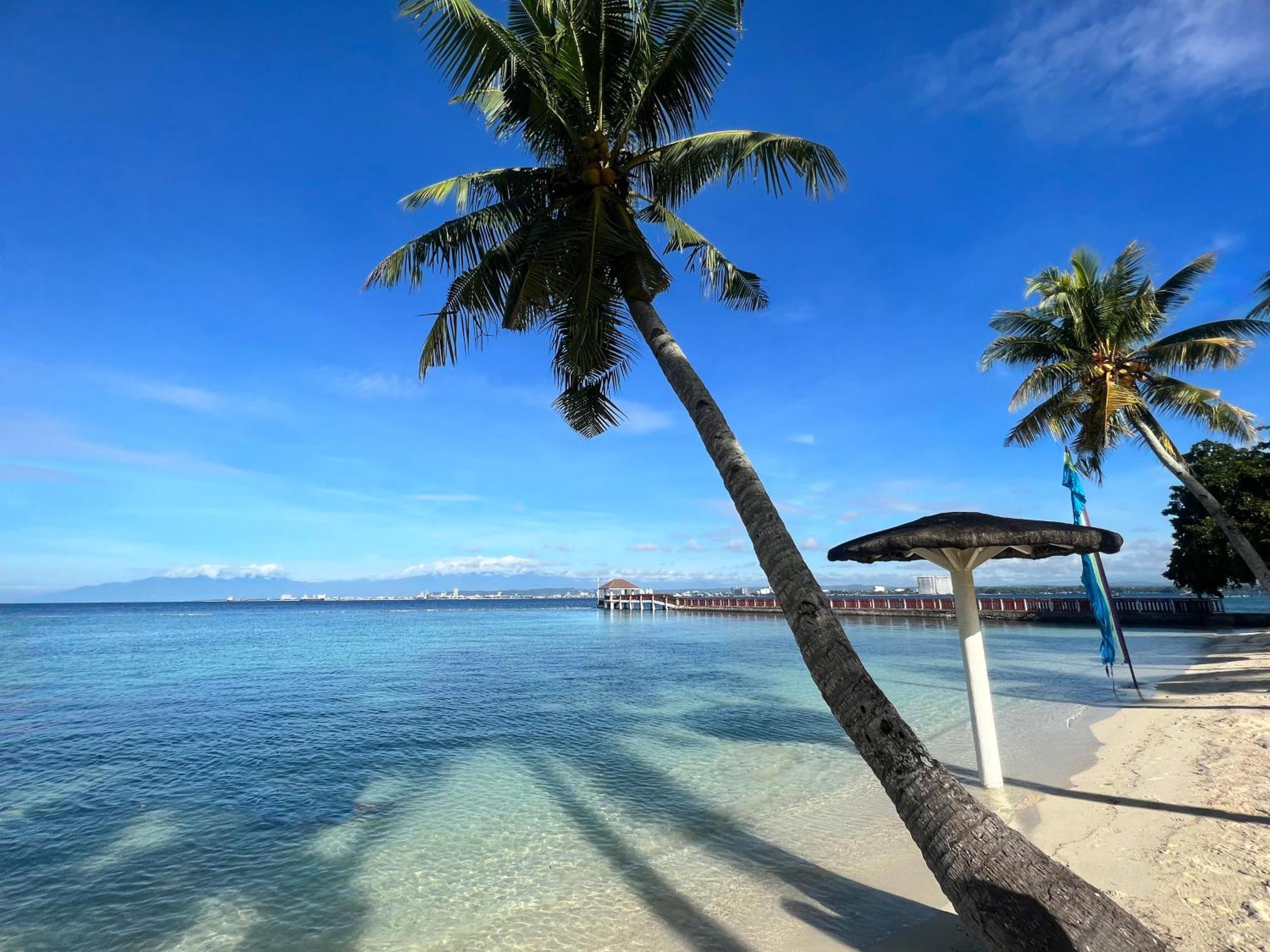 Crusoe Cabins Costa Azalea Samal Bagian luar foto
