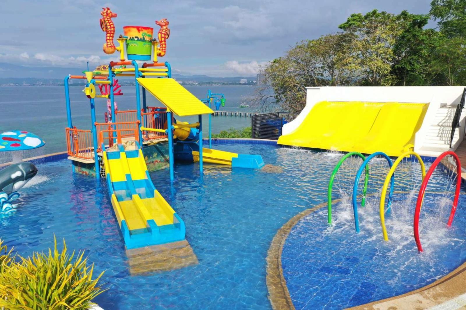 Crusoe Cabins Costa Azalea Samal Bagian luar foto