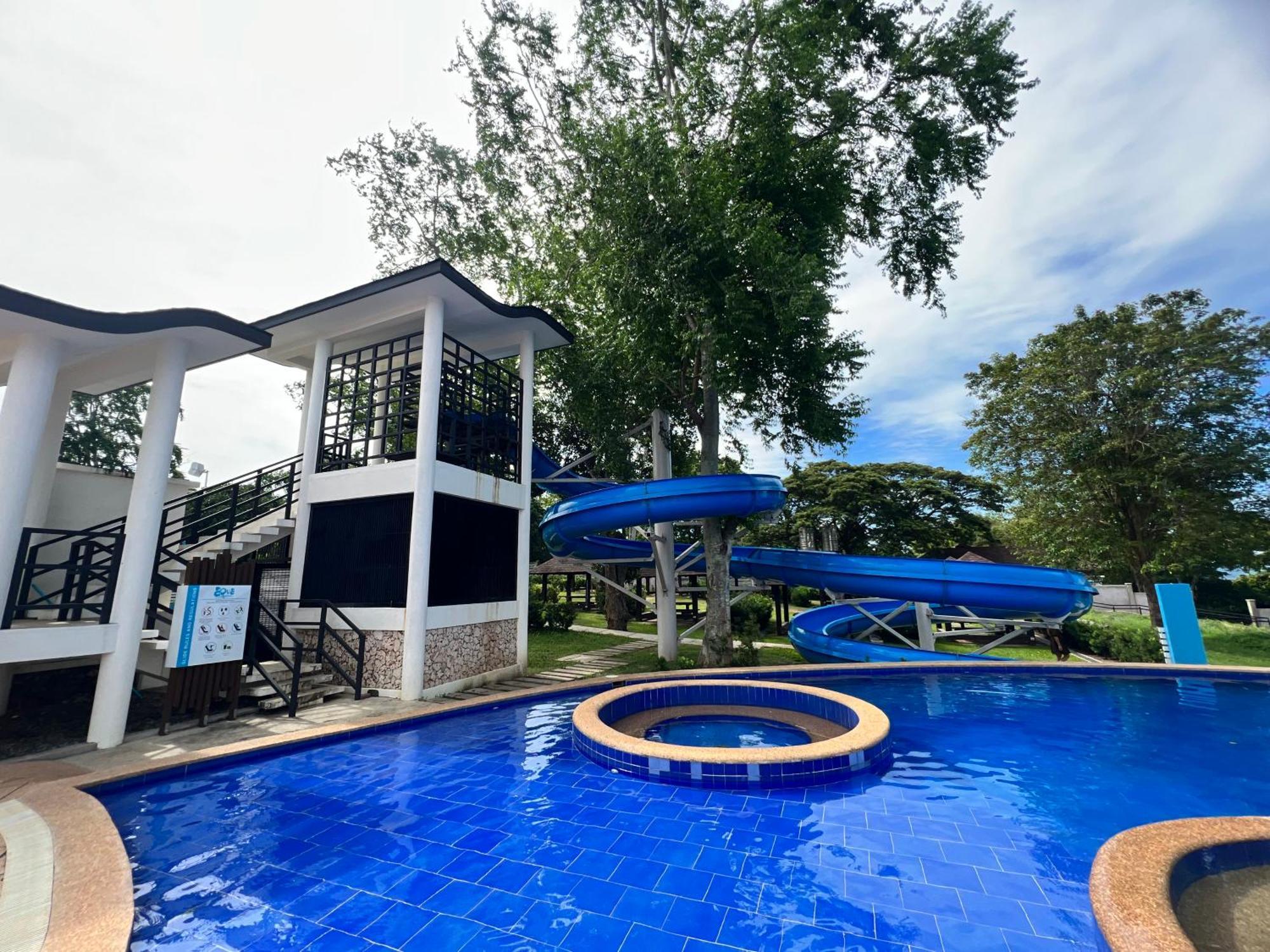 Crusoe Cabins Costa Azalea Samal Bagian luar foto