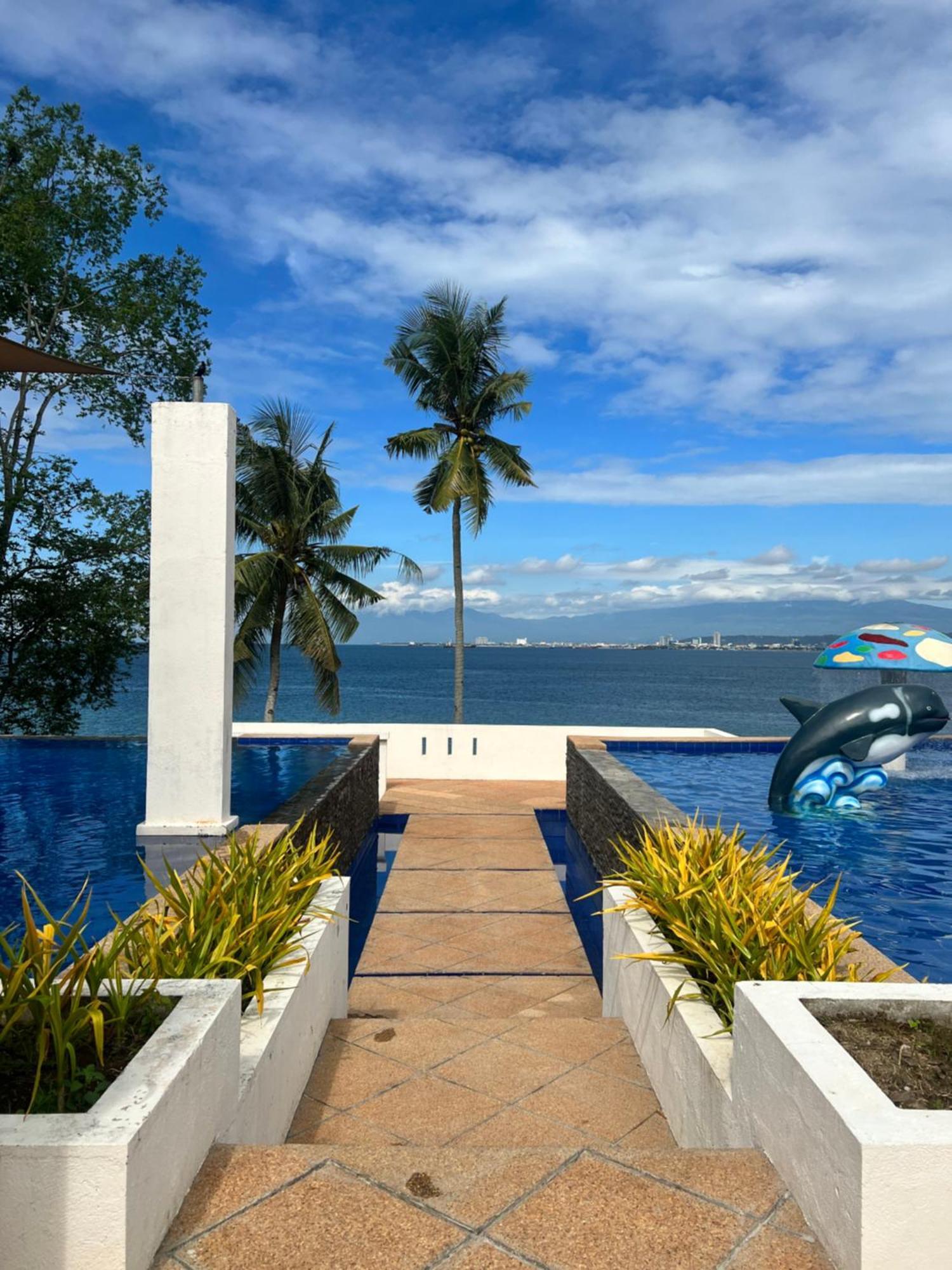 Crusoe Cabins Costa Azalea Samal Bagian luar foto