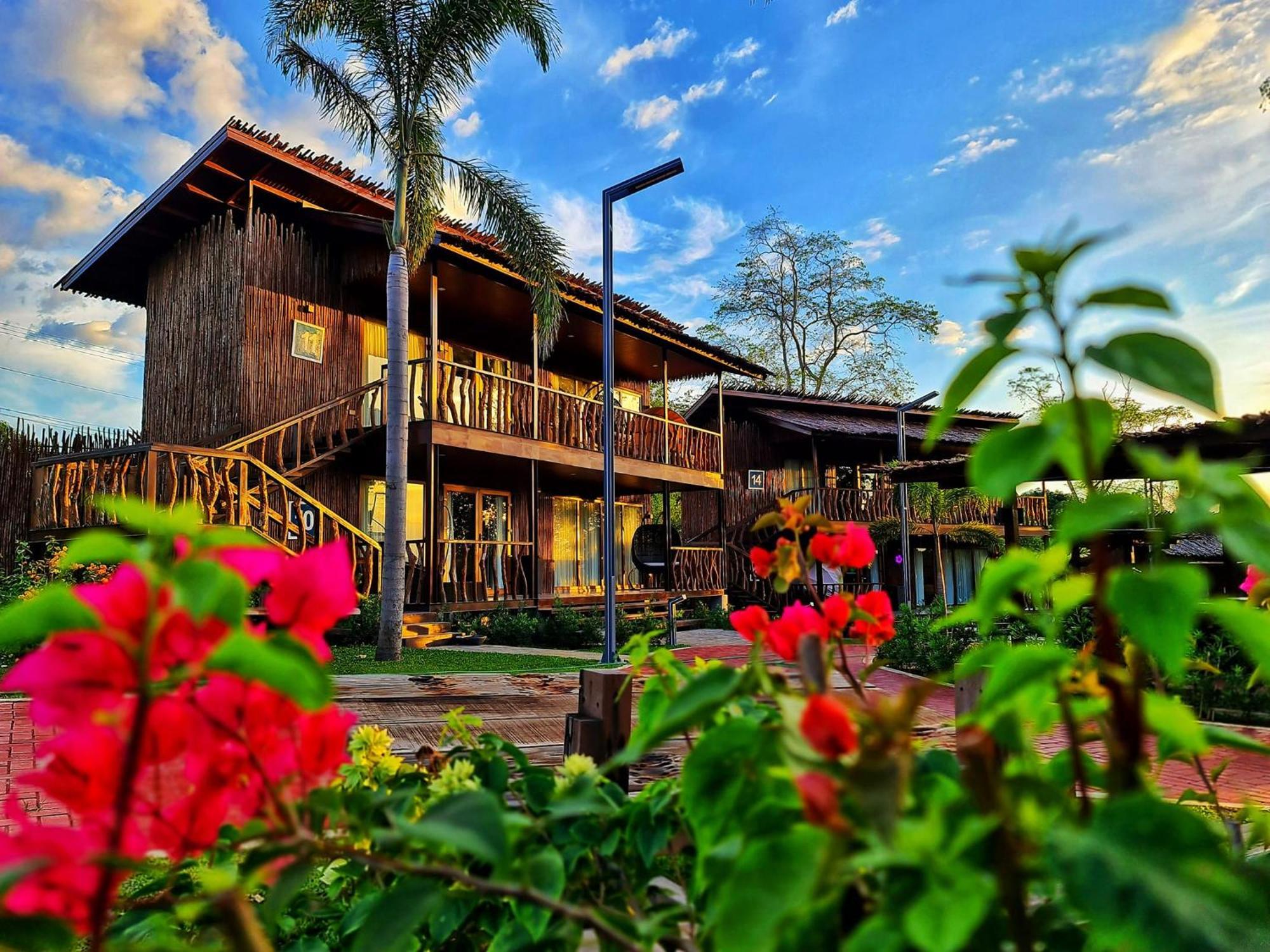 Crusoe Cabins Costa Azalea Samal Bagian luar foto