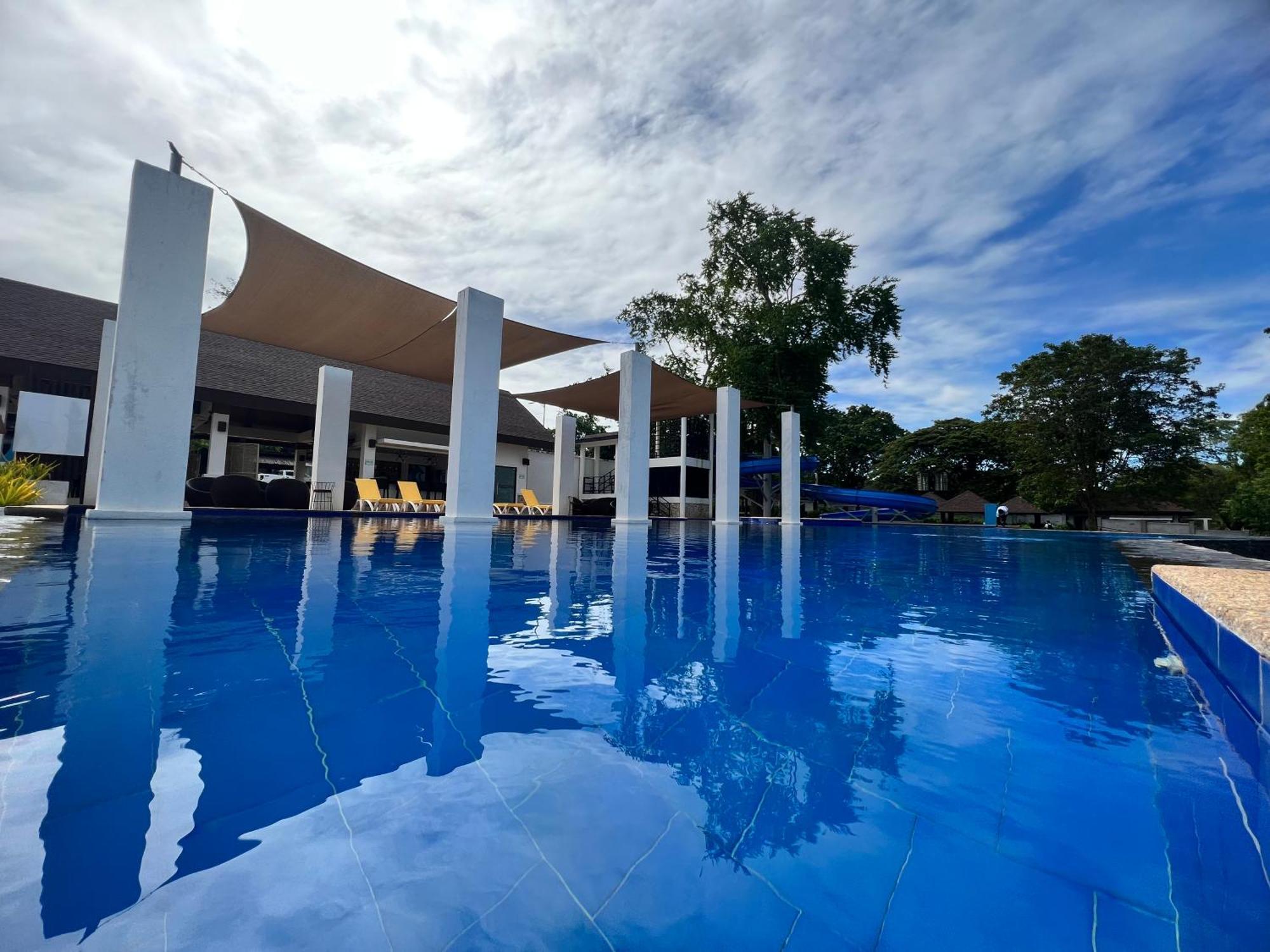 Crusoe Cabins Costa Azalea Samal Bagian luar foto