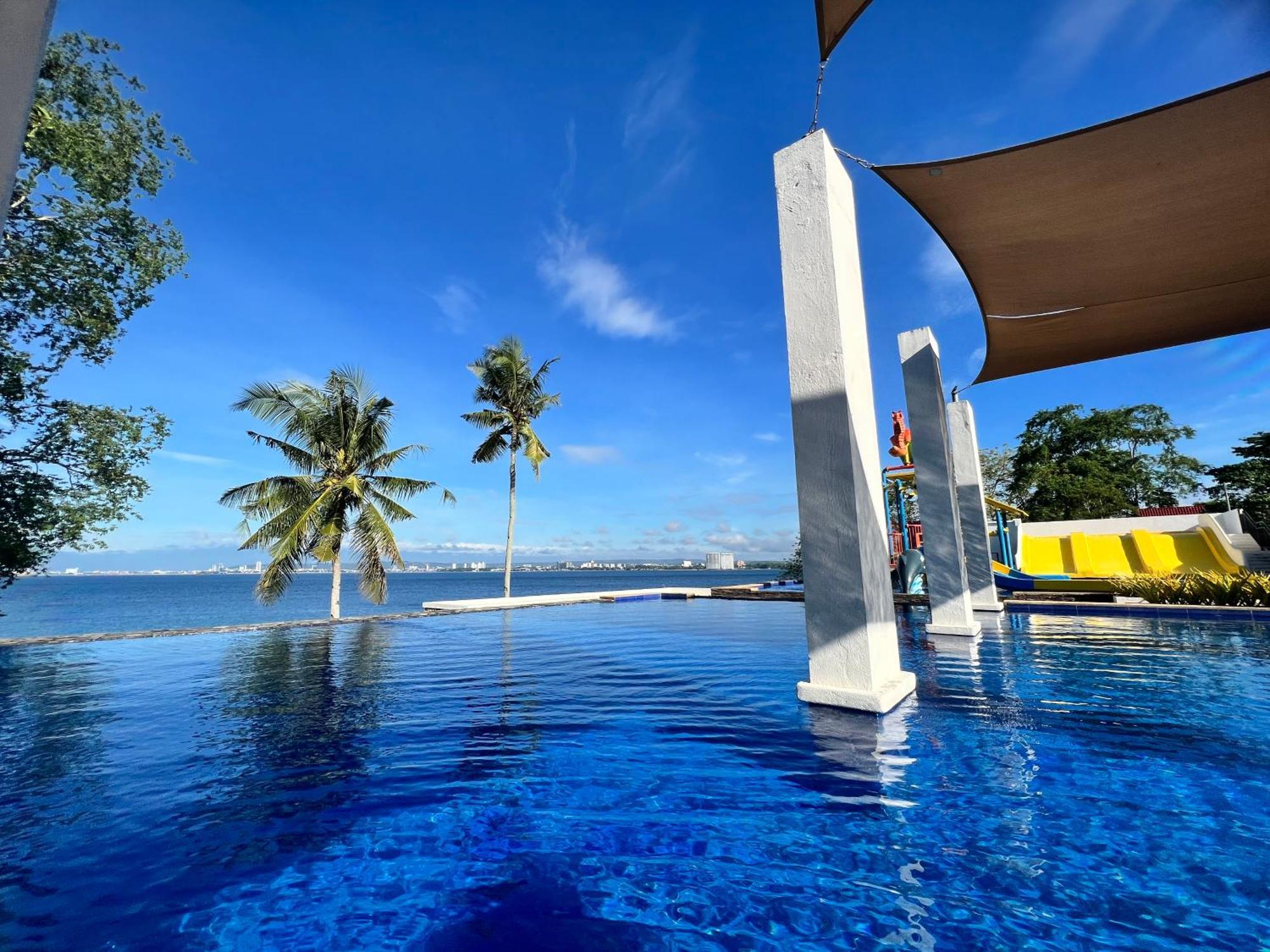 Crusoe Cabins Costa Azalea Samal Bagian luar foto